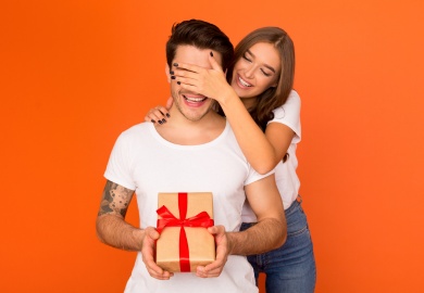 Birthday Surprise Ideas for Hubby: Make Him Love You More